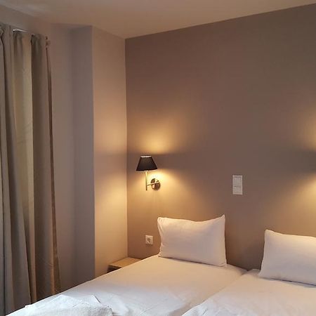 LUX Hotel Piraeus Buitenkant foto