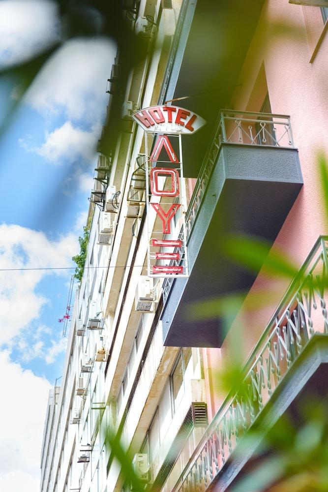 LUX Hotel Piraeus Buitenkant foto