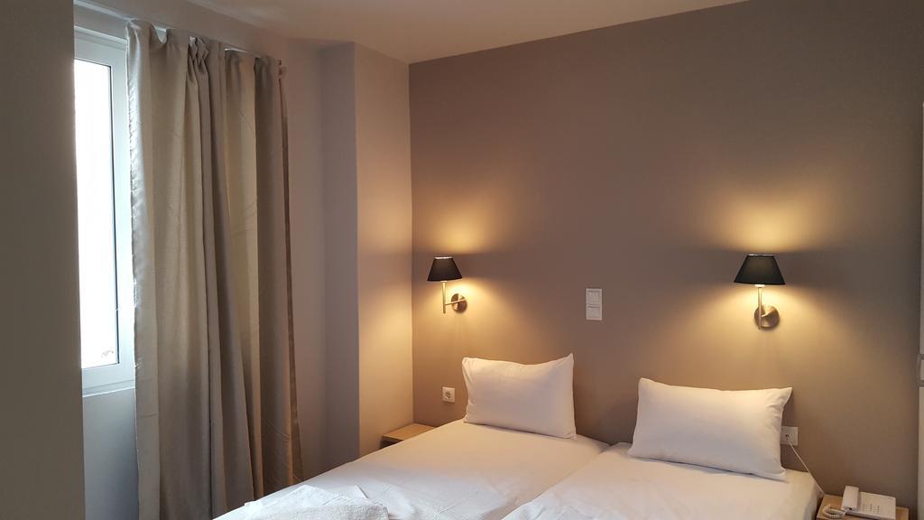LUX Hotel Piraeus Buitenkant foto