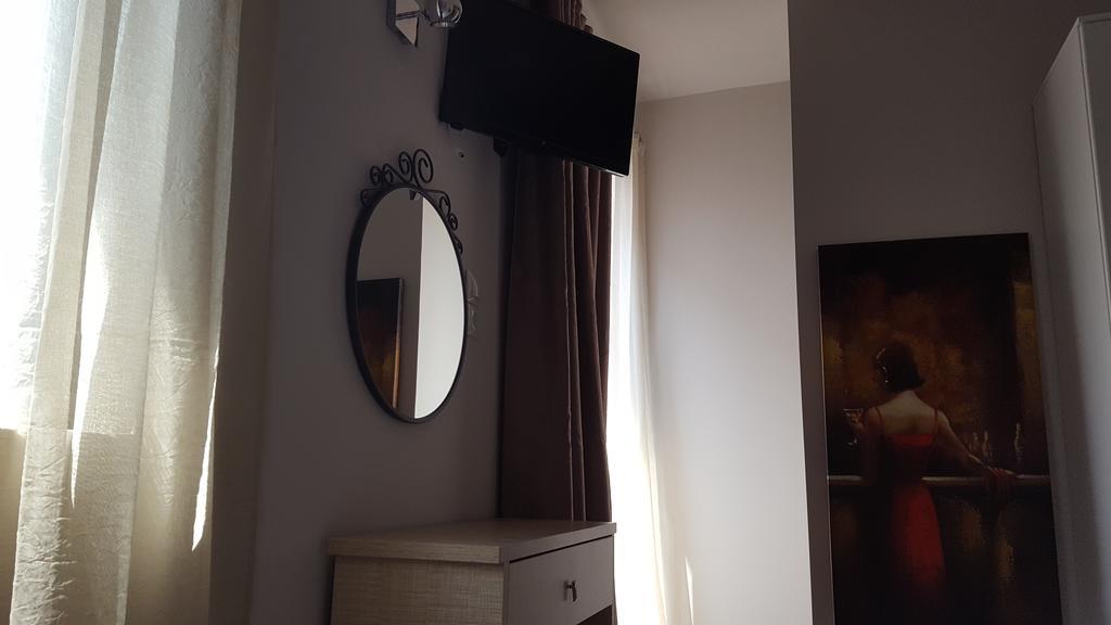LUX Hotel Piraeus Buitenkant foto