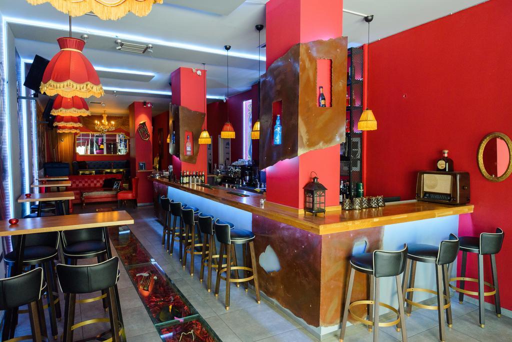 LUX Hotel Piraeus Buitenkant foto