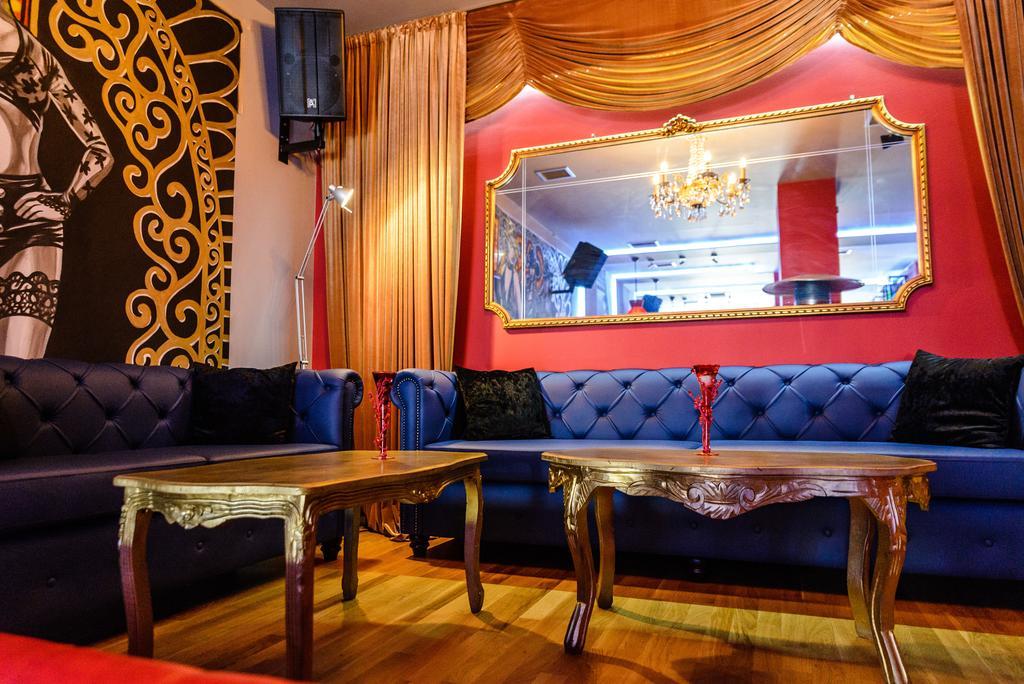 LUX Hotel Piraeus Buitenkant foto