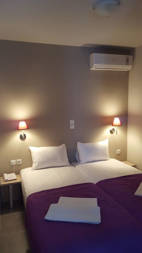 LUX Hotel Piraeus Buitenkant foto