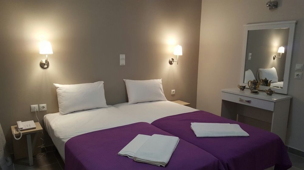 LUX Hotel Piraeus Buitenkant foto