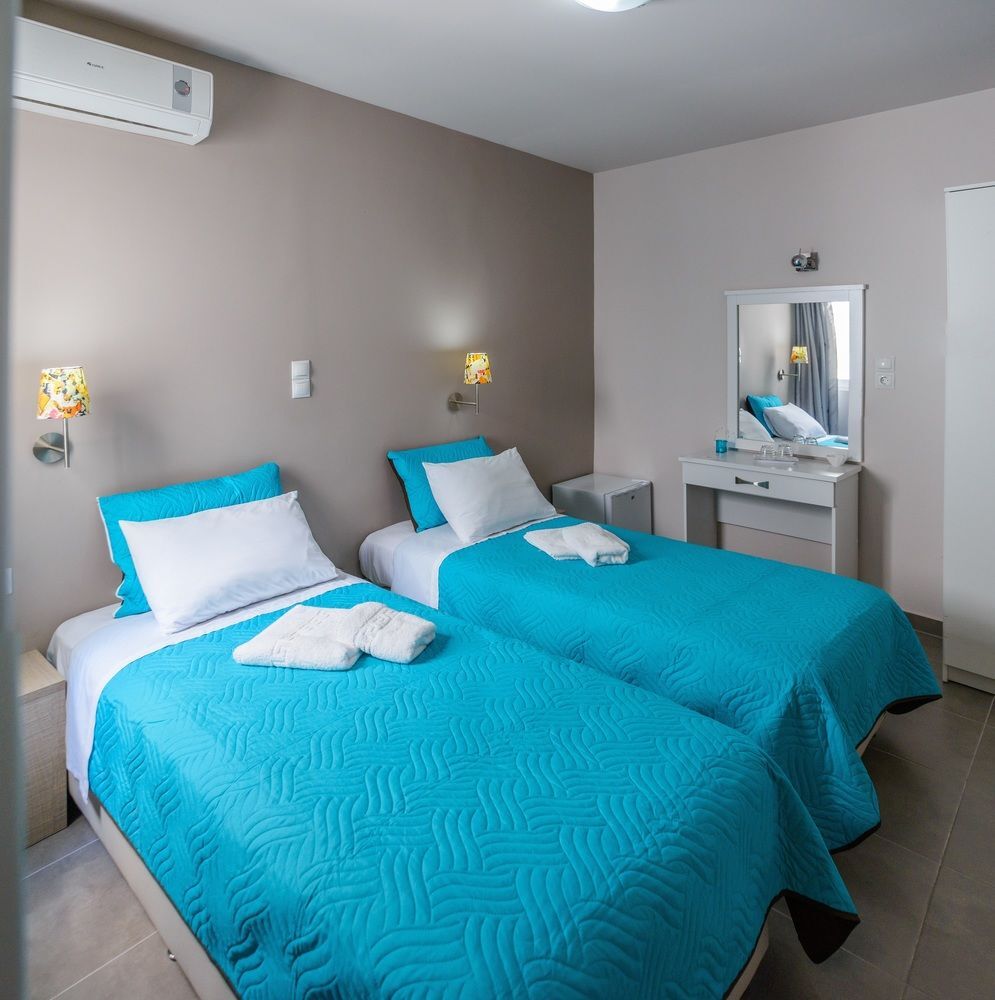 LUX Hotel Piraeus Buitenkant foto