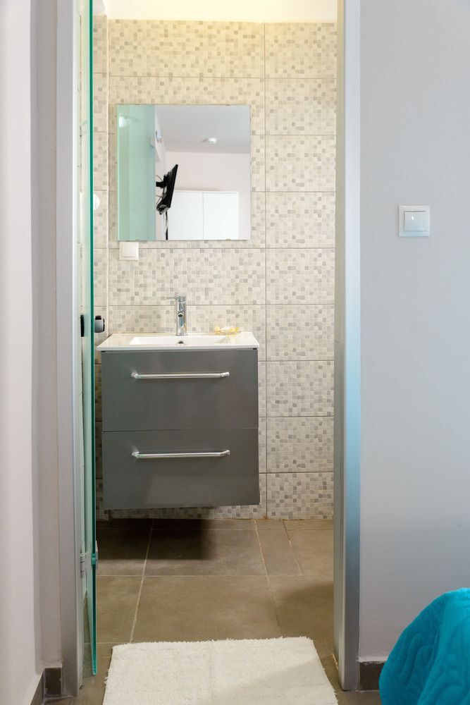 LUX Hotel Piraeus Buitenkant foto